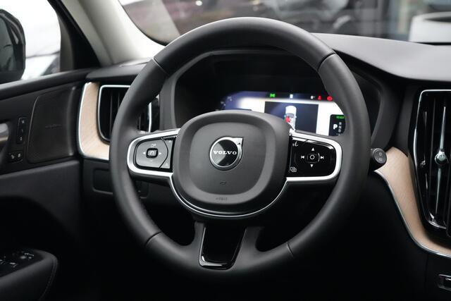 Volvo XC60 2.0 T8 FACELIFT Plug-in hybrid AWD Plus Dark 455pk Panoramadak/HarmanKardon/Trekhaak