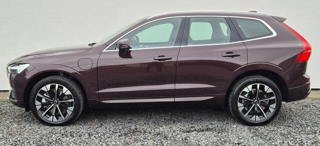 Volvo XC60 2.0 T6 Phev AWD Ultra Bright MY 2026 - 20" Wielen - Panoramadak - Lighting -Head up - Harman Kardon Audio - 360 Camera - Alarm - Climate - Licht Interieur - 2250 KG Trekgewicht - Power seats met memory - Full led koplampen - Donkere hemel