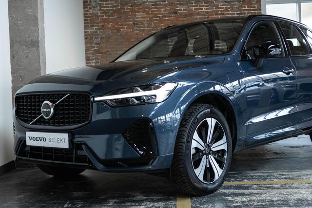 Volvo XC60 T6 Plug-in hybrid AWD Plus Dark | Adaptive cruise control | 360° parkeercamera | BLIS | Wegklapbare trekhaak | Panoramadak | Stoel en stuurwielverwarming | Lederen bekleding | Google infotainment | Parkeersensoren voor + achter