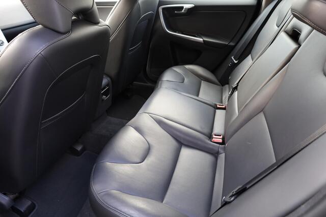 Volvo XC60 2.0 T5 FWD Polar+ TREKHAAK-AFN PANO LEER MEMORY STOELVERW. DAB CAMERA CRUISE CLIMA NAVI 2XPDC 18''LMV NAP ELEK.ACHTERKLEP