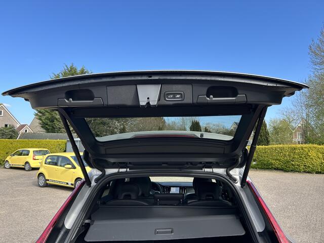 Volvo XC60 2.0 T6 Plug-in hybrid AWD Plus Dark Adapt.cruise pano,360 camera Harman cardon,22 inch wielen