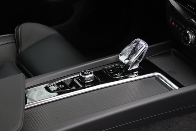 Volvo XC60 2.0 T6 350pk AWD Plus Black Edition Pano/Leder/360/HK/Headup/Elek. sportstoelen+mem/Keyless/Virtual Cockpit/ACC/21"/Trekhaak wegkl.