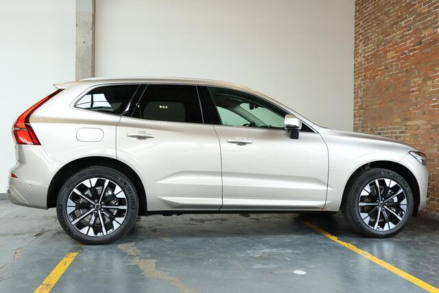 Volvo XC60 T6 Automaat Plug-in hybrid AWD Plus Bright | Schuif/Kantel-Panoramadak | 360º Visual Park Camera | Harman Kardon Premium Audio | Elektrisch Verstelbare Voorstoelen | 20 inch Lichtmetalen Wielen | Parkeersensoren voor + achter