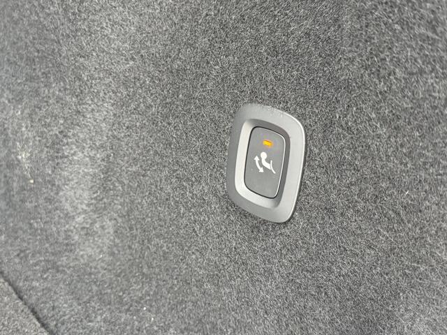 Volvo XC60 T8 Plug-in hybrid AWD Plus Black Edition | Trekhaak | 360 Camera | H&K Audio | Elektr. stoel