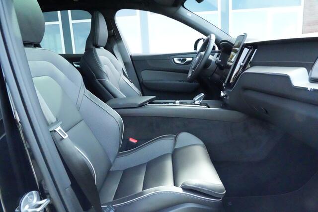 Volvo XC60 2.0 T6 Plug-in hybrid AWD Ultra Black Edition 350pk Panoramadak/360camera/Harmankardon