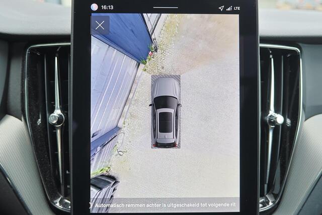 Volvo XC60 T6 Recharge AWD Plus Black Edition - Panorama/schuifdak - IntelliSafe Assist & Surround - 360º Camera - Harman/Kardon audio - Adaptieve LED koplampen - Verwarmde voorstoelen, stuur & achterbank - Parkeersensoren voor & achter - Elektr. bedienb. voorstoele