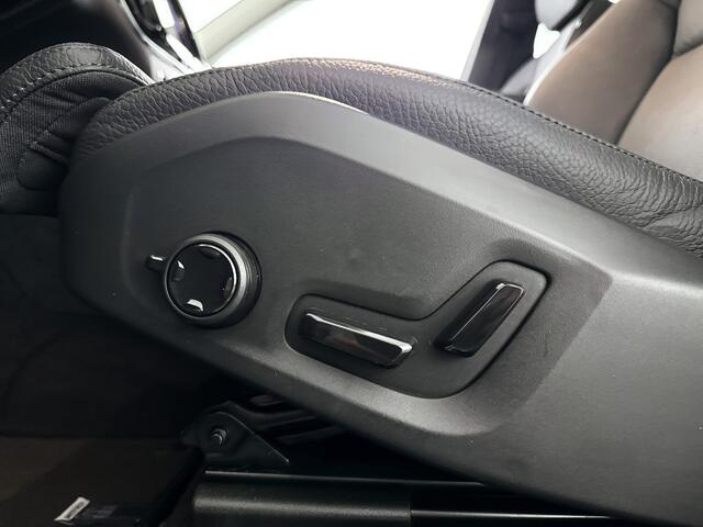 Volvo XC60 T8 Plug-in hybrid AWD Ultra Bright | Panoramadak | 360° camera | Luchtvering | Harman Kardon | Head-up display | Stoel- en Stuurverwarming | Trekhaak