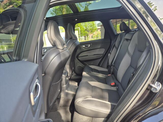 Volvo XC60 2.0 T6 Plug-in hybrid AWD Plus Dark Trekhaak/ACC/BLIS etc.