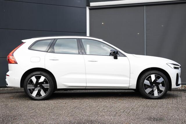 Volvo XC60 T6 AWD Automaat Ultimate Dark | Panoramadak met schuif-/kantelfunctie | Trekhaak semi-elektrisch | Premium audio by Harman Kardon | Verwarmbare Voor- En Achterstoelen | Verwarmbaar stuurwiel | 360 Graden Camera | Apple Carplay/Android Auto | Adaptieve C