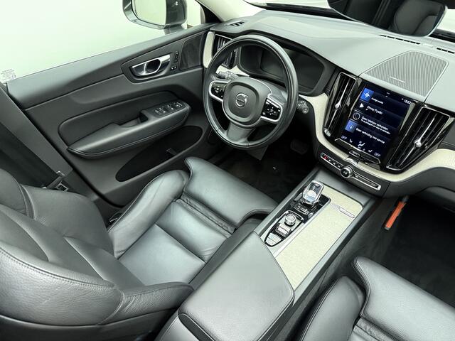 Volvo XC60 T8 390pk AWD Inscription / Harman Kardon audio / Panorama dak / Trekhaak / BLIS / Keyless entry / Elektrisch verstelbare stoelen /