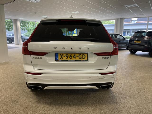 Volvo XC60 2.0 T8 Twin Engine AWD R-Design 408PK Bowers&Wilkens,luchtvering,trekhaak