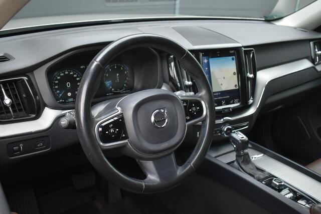 Volvo XC60 T5 AWD Inscription | 1e eigenaar | Stoelverwarming | Adaptieve Cruise Control | Elektrische stoelen met geheugen functie | Elektrische achterklep | Apple CarPlay/AndroidAuto | Navigatiesysteem | BLIS