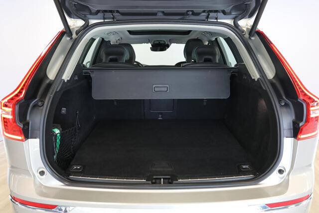 Volvo XC60 2.0 T8 Twin Engine AWD Inscription | Schuif-kanteldak | Memory seats | Pilot assist