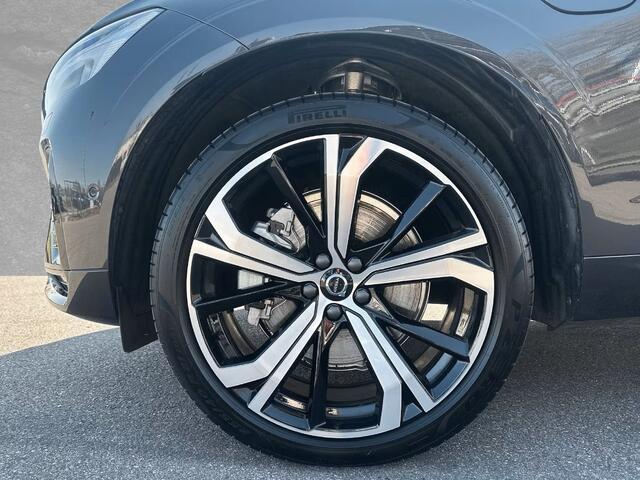 Volvo XC60 2.0 T8 Plug-in hybrid AWD Plus Dark (335kW/455PK) LUCHTV, PANO, ACC, HuD, 21-inch LMV ** Ex VOLVO - 26k Onder NP ** ** INFORMEER OOK NAAR ONZE AANTREKKELIJKE FINANCIAL-LEASE TARIEVEN **