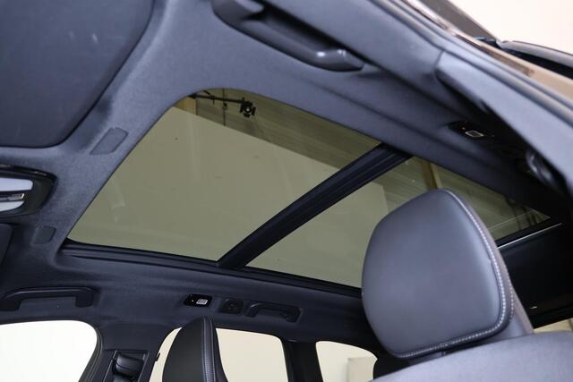Volvo XC60 T6 Recharge AWD Plus Black Edition - Panorama/schuifdak - IntelliSafe Assist & Surround - 360º Camera - Harman/Kardon audio - Adaptieve LED koplampen - Verwarmde voorstoelen, stuur & achterbank - Parkeersensoren voor & achter - Elektr. bedienb. voorstoele
