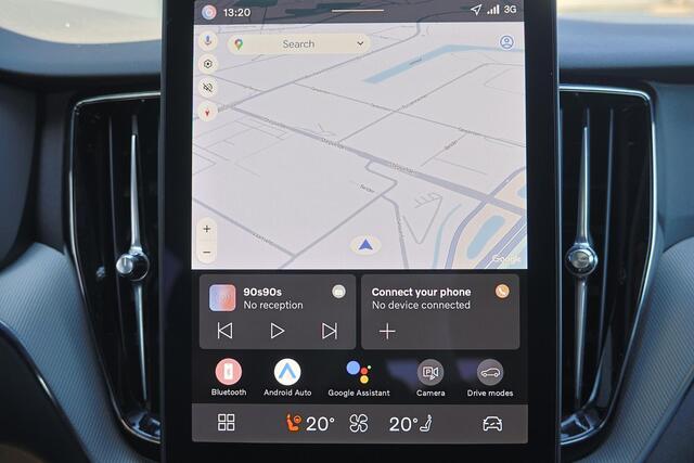 Volvo XC60 T6 Recharge AWD Plus Black Edition - Panorama/schuifdak - IntelliSafe Assist & Surround - 360º Camera - Harman/Kardon audio - Adaptieve LED koplampen - Verwarmde voorstoelen, stuur & achterbank - Parkeersensoren voor & achter - Elektr. bedienb. voorstoele