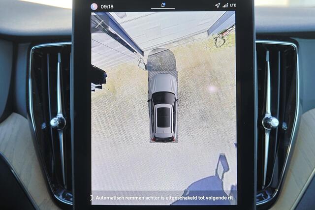 Volvo XC60 T6 Recharge AWD Plus Dark - Panorama/schuifdak - IntelliSafe Assist & Surround - 360º Camera - Harman/Kardon audio - Verwarmde voorstoelen, stuur & achterbank - Parkeersensoren voor & achter - Elektr. bedienb. voorstoelen met geheugen - Head up display -