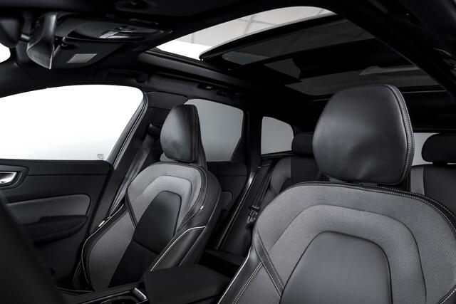 Volvo XC60 2.0 T8 Plug-in hybrid AWD Plus Black Edition - Facelift MY26 | S/K Panodak | Elek. Trekhaak | 360 Camera | Head-Up | Harmon/Kardon | Dig.Cockpit | Adapt.Cruise | Stoel-+Stuurverw. | NAV+App.Connect | Auto.Airco | LM 21" | 0120