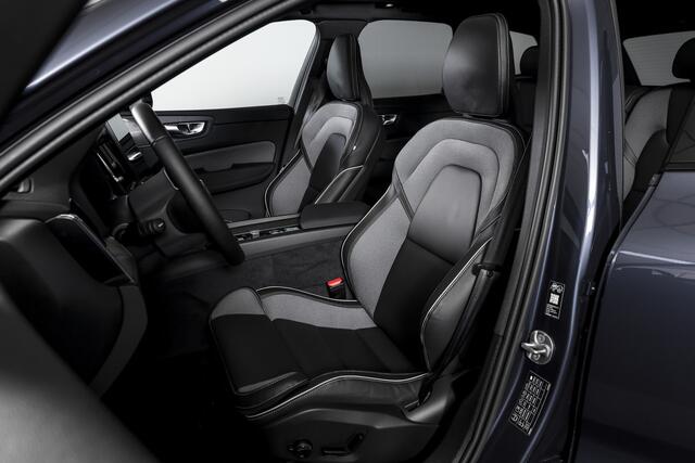 Volvo XC60 2.0 T8 Plug-in hybrid AWD Plus Black Edition - Facelift MY26 | Harman/Kardon | S/K-Panodak | Dig. Cockpit | Adapt. Cruise | Elek. Klep | Stoel-+Stuurverw. | Camera | NAV+App. Connect | ECC | LM 21" | 5589