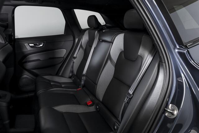 Volvo XC60 2.0 T8 Plug-in hybrid AWD Plus Black Edition - Facelift MY26 | Harman/Kardon | S/K-Panodak | Dig. Cockpit | Adapt. Cruise | Elek. Klep | Stoel-+Stuurverw. | Camera | NAV+App. Connect | ECC | LM 21" | 5589