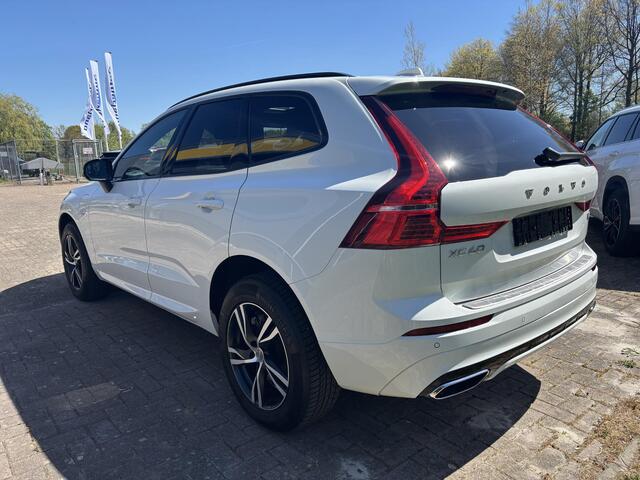 Volvo XC60 2.0 T6 Plug-in hybrid AWD R-Design | Panoramadak | Standkachel | Harman Kardon audio | Stoelverwarming / koeling