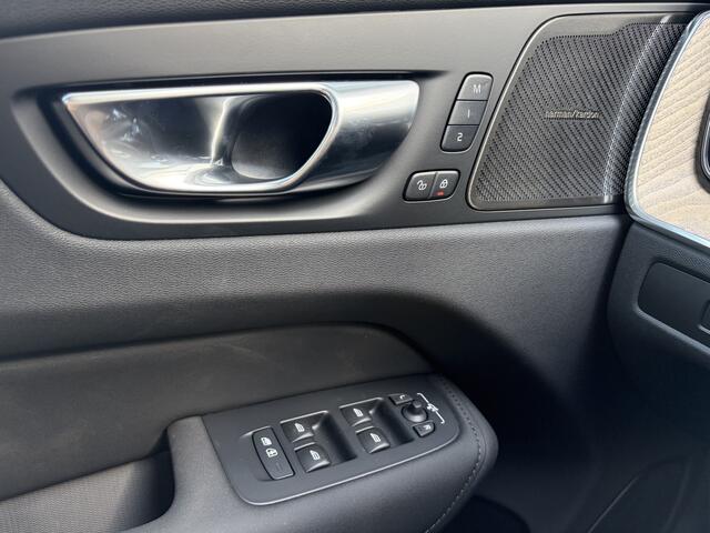 Volvo XC60 2.0 T8 Plug-in hybrid AWD Ultra Dark | Stoel/stuurverw. | CarPlay | Pano!