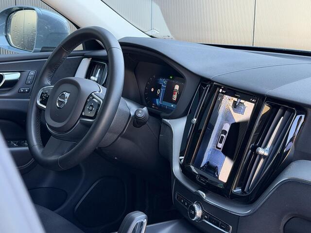 Volvo XC60 2.0 T6 Plug-in hybrid AWD Plus Bright Panorama dak / Adaptieve Cruise Control / BLIS / Leer / 360 camera / Stoelverw. v+a en stuur / Extra getint glas