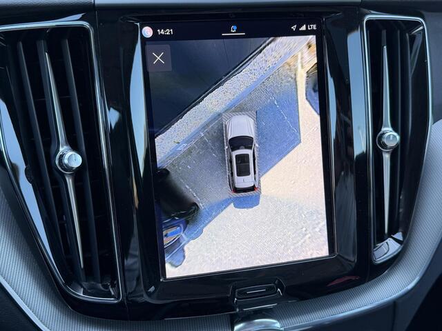 Volvo XC60 2.0 T6 Plug-in hybrid AWD Plus Bright Panorama dak / Adaptieve Cruise Control / BLIS / Leer / 360 camera / Stoelverw. v+a en stuur / Extra getint glas