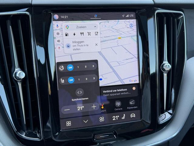 Volvo XC60 2.0 T6 Plug-in hybrid AWD Plus Bright Panorama dak / Adaptieve Cruise Control / BLIS / Leer / 360 camera / Stoelverw. v+a en stuur / Extra getint glas