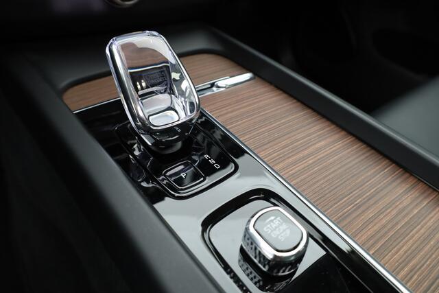 Volvo XC60 2.0 T8 Plug-in hybrid AWD Ultimate Bright |SOH 98.5% | Pano | H&K Audio | Stoel-Stuurverw. | Stoelventilatie | 360cam | Memory Seats | Head-Up