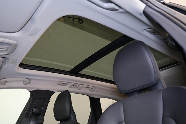 Volvo XC60 T6 Recharge AWD Plus Bright - Panorama/schuifdak - IntelliSafe Assist & Surround - 360º Camera - Harman/Kardon audio - Adaptieve LED koplampen - Verwarmde voorstoelen, stuur & achterbank - Parkeersensoren voor & achter - Elektr. bedienb. voorstoelen met g