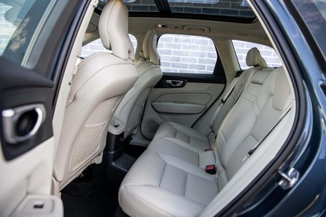 Volvo XC60 2.0 T8 Twin Engine AWD Inscription | Harman/Kardon | Power Seats | Stoelverwarming | BLIS | Volvo On Call | Sensoren voor + achter | 360 graden camera |