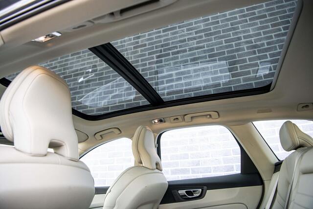 Volvo XC60 2.0 T8 Twin Engine AWD Inscription | Harman/Kardon | Power Seats | Stoelverwarming | BLIS | Volvo On Call | Sensoren voor + achter | 360 graden camera |