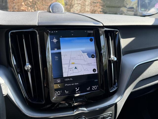 Volvo XC60 2.0 T8 Twin Engine AWD Momentum Pro Bowers & Wilkins - Panoramadak - Trekhaak