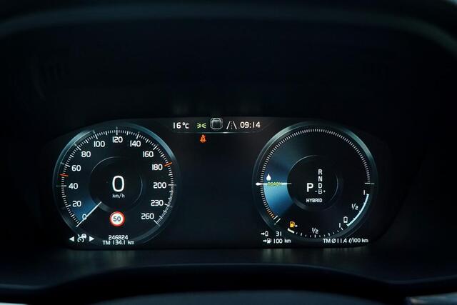 Volvo XC60 2.0 T6 Plug-in hybrid AWD Inscription / Pano / Stoelverwarming-ventilatie-massage / Trekhaak / Riem vervangen