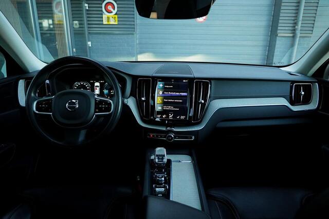 Volvo XC60 2.0 T6 Plug-in hybrid AWD Inscription / Pano / Stoelverwarming-ventilatie-massage / Trekhaak / Riem vervangen