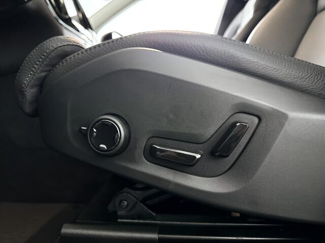 Volvo XC60 T8 Plug-in hybrid AWD Ultra Dark | SOH 100% | Panoramadak | 360° camera | Luchtvering | Harman Kardon | Stoel- en Stuurverwarming | Trekhaak