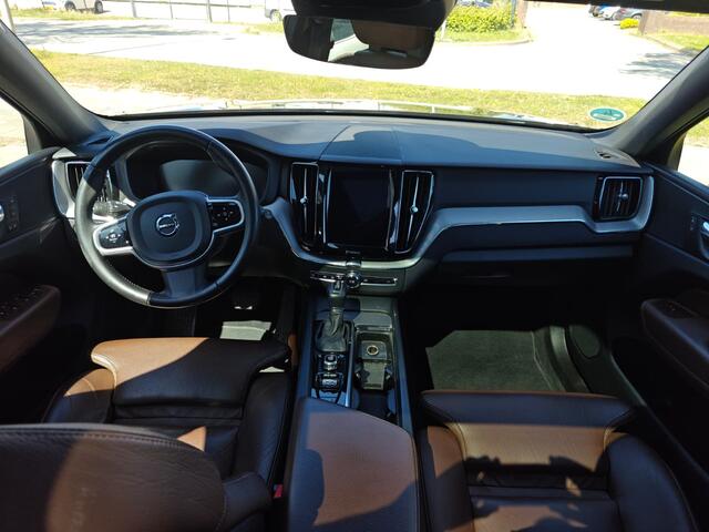 Volvo XC60 D4 AWD Inscription | Trekhaak | Pano dak |