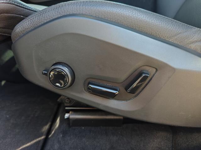Volvo XC60 T8 Plug-in hybrid AWD Ultimate Bright | Rijklaarprijs | Trekhaak | Bowers Wilkins |