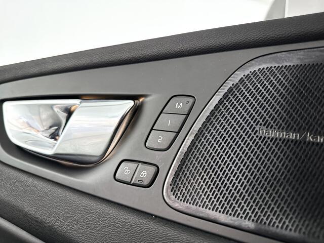 Volvo XC60 T6 Plug-in hybrid AWD Ultra Bright | Panoramadak | 360° camera | Luchtvering | Harman Kardon | Head-up display | Stoel- en Stuurverwarming | Trekhaak