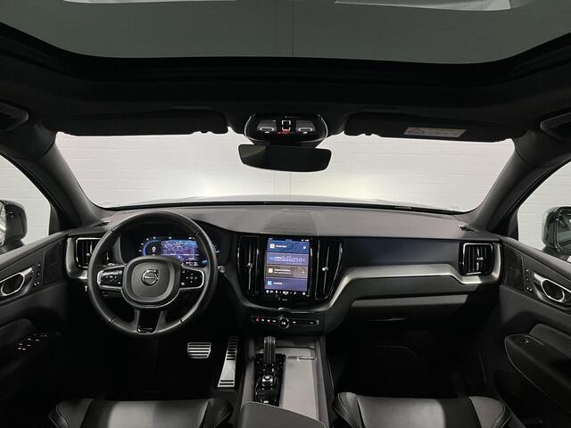 Volvo XC60 2.0 T6 Plug-in hybrid AWD Plus Dark Trekhaak | Adapt. cruise | Open dak | Stuur-/stoelverwarming | Memory | Harman/Kardon | Carplay