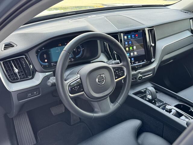 Volvo XC60 2.0 T6 Plug-in hybrid AWD R-Design Long Range | 350 pk | Dark | Trekhaak | Pano | Leder | 21 inch