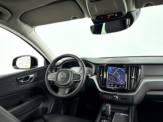 Volvo XC60 B4 Momentum | 360° camera | Stoel- en stuurverwarming | Trekhaak