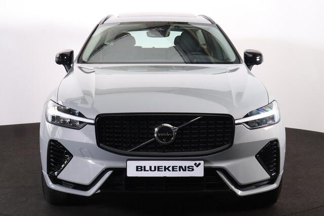 Volvo XC60 T6 Recharge AWD Plus Dark - Panorama/schuifdak - IntelliSafe Assist & Surround - 360º Camera - Verwarmde voorstoelen, stuur & achterbank - Parkeersensoren voor & achter - Elektr. bedienb. voorstoelen met geheugen - Draadloze tel. lader - Inklapbare trekha