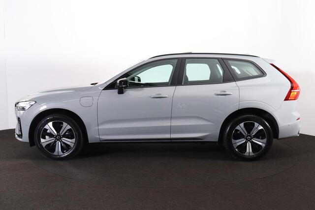 Volvo XC60 T6 Recharge AWD Plus Dark - Panorama/schuifdak - IntelliSafe Assist & Surround - 360º Camera - Verwarmde voorstoelen, stuur & achterbank - Parkeersensoren voor & achter - Elektr. bedienb. voorstoelen met geheugen - Draadloze tel. lader - Inklapbare trekha