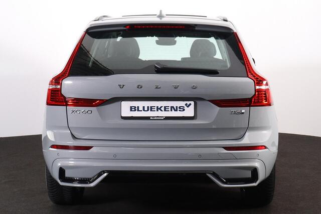 Volvo XC60 T6 Recharge AWD Plus Dark - Panorama/schuifdak - IntelliSafe Assist & Surround - 360º Camera - Verwarmde voorstoelen, stuur & achterbank - Parkeersensoren voor & achter - Elektr. bedienb. voorstoelen met geheugen - Draadloze tel. lader - Inklapbare trekha