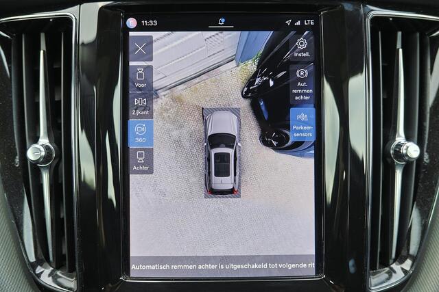 Volvo XC60 T6 Recharge AWD Plus Dark - Panorama/schuifdak - IntelliSafe Assist & Surround - 360º Camera - Verwarmde voorstoelen, stuur & achterbank - Parkeersensoren voor & achter - Elektr. bedienb. voorstoelen met geheugen - Draadloze tel. lader - Inklapbare trekha