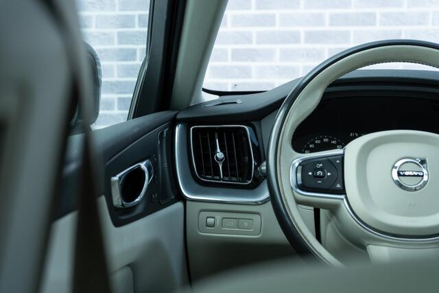 Volvo XC60 2.0 T6 Plug-in hybrid AWD Inscription | PHEV | 360 Graden Camera | Head-up Display | Harman Kardon Audio | Parkeersensoren | Navigatie | Elektrische Achterklep | Keyless Entry | Lederen Bekleding