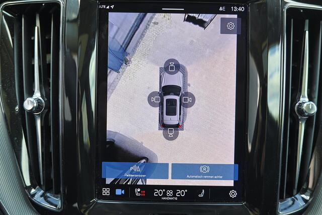 Volvo XC60 T6 Recharge AWD Plus Dark - Panorama/schuifdak - IntelliSafe Assist & Surround - 360º Camera - Harman/Kardon audio - Adaptieve LED koplampen - Verwarmde voorstoelen, stuur & achterbank - Parkeersensoren voor & achter - Elektr. bedienb. voorstoelen met geh