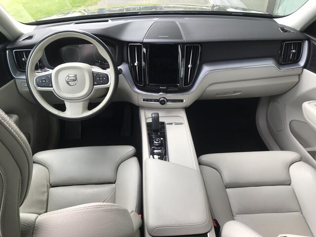 Volvo XC60 2.0 B5 Momentum Exclusive | Rijklaar incl 12 mnd Bovag | Panoramadak Trekhaak Carplay Headup
